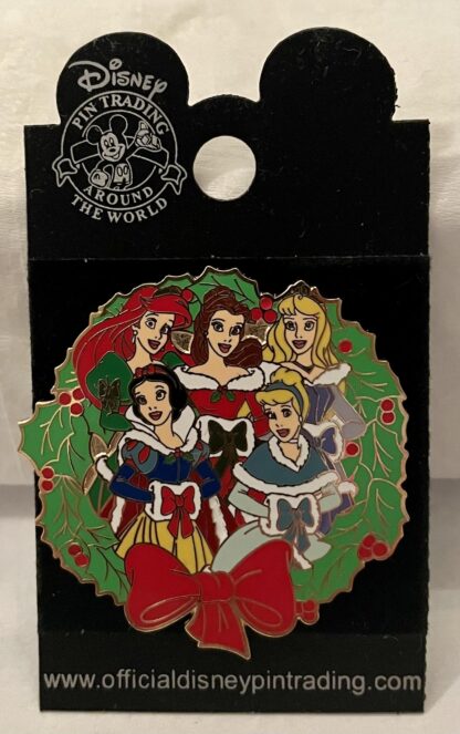 DISNEY CHRISTMAS WREATH 5 PRINCESSES SNOW WHITE CINDERELLA PIN New On Card Front